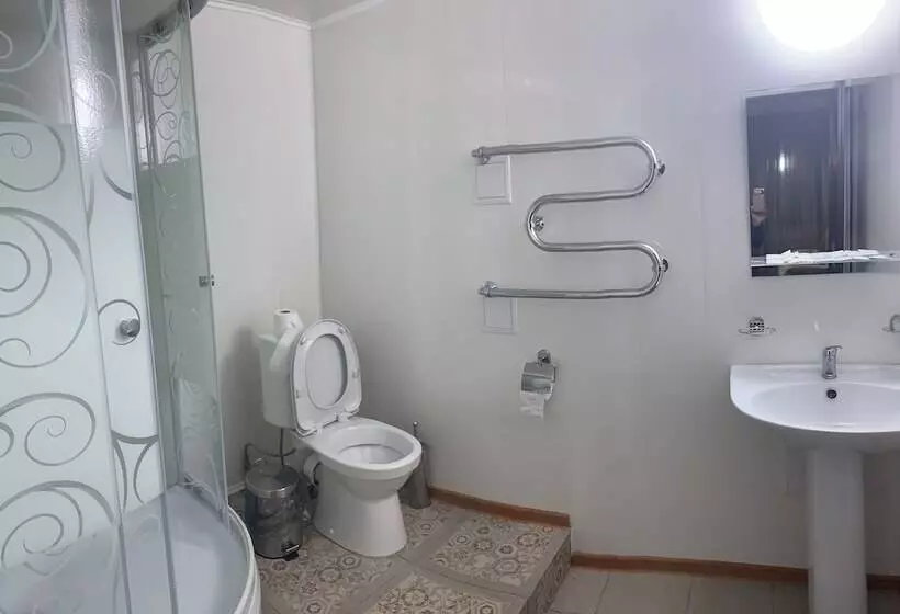 هتل Piramida