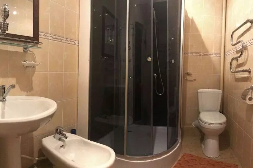 هتل Piramida