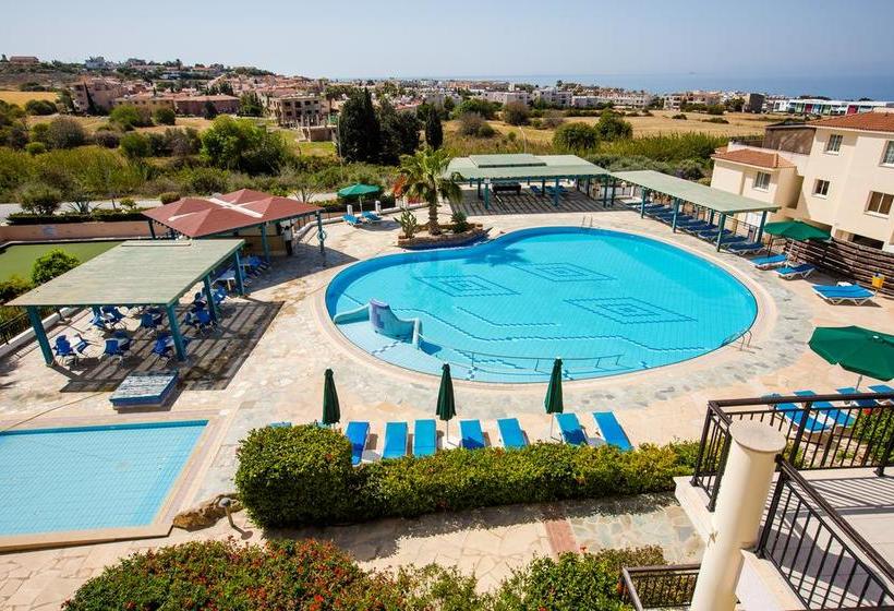 استراحتگاه Paradise Kings Club