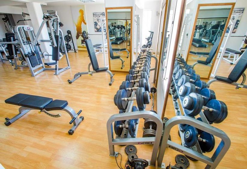 استراحتگاه Paradise Kings Club