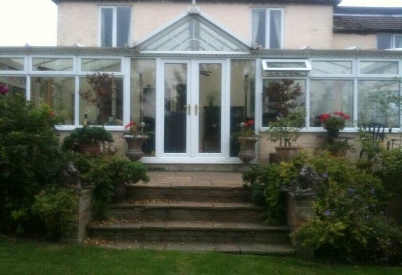 West Wold Farm House B&b