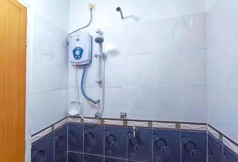 Retkeilymaja Kerteh Inn By Rvh