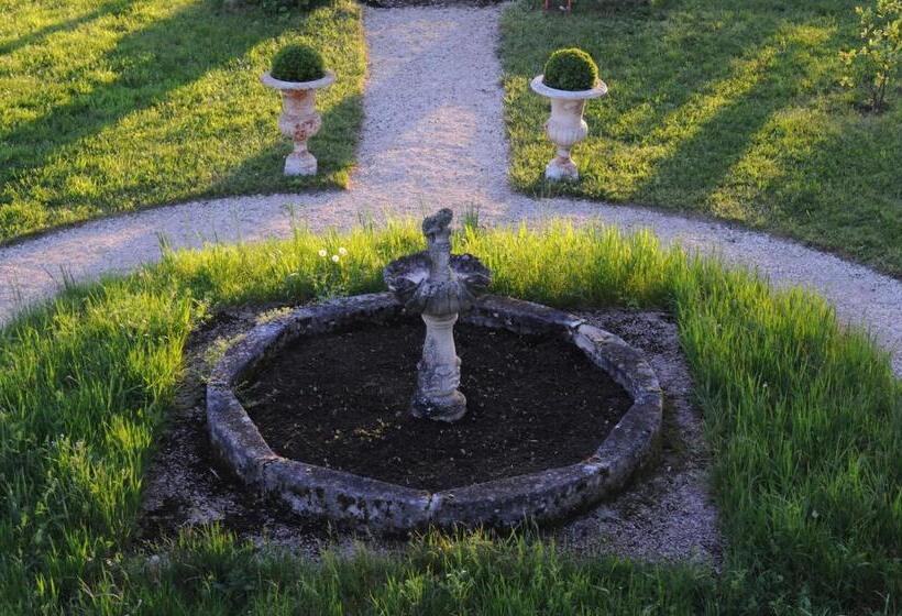 住宿加早餐  Le Manivert