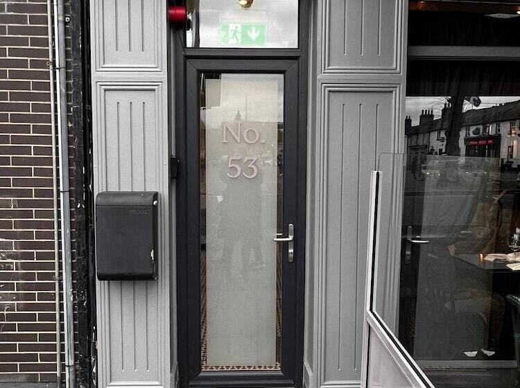 ホテル 53 Luxury Rooms