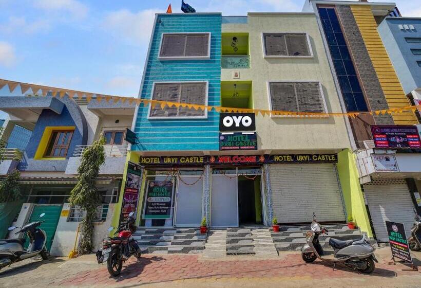 בית מלון כפרי Oyo Urvi Castle