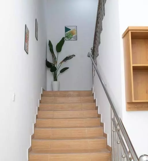 Hotelli Qiu S Event House Deluxe Room