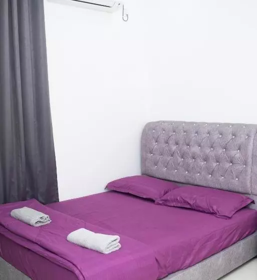 Hotelli Qiu S Event House Deluxe Room