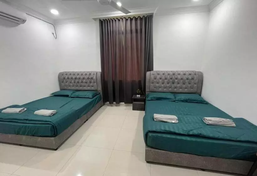 Hotelli Qiu S Event House Deluxe Room