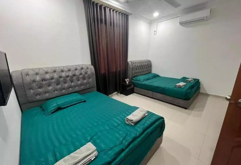 Hotelli Qiu S Event House Deluxe Room