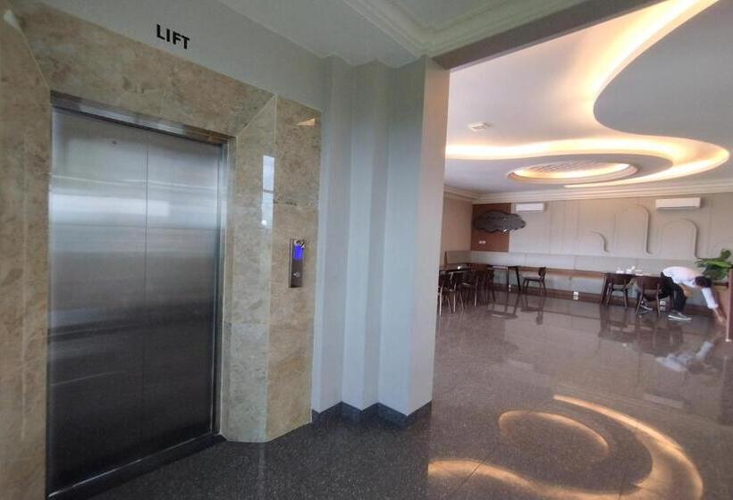 Maulidia Hotel Syariah & Convention Center