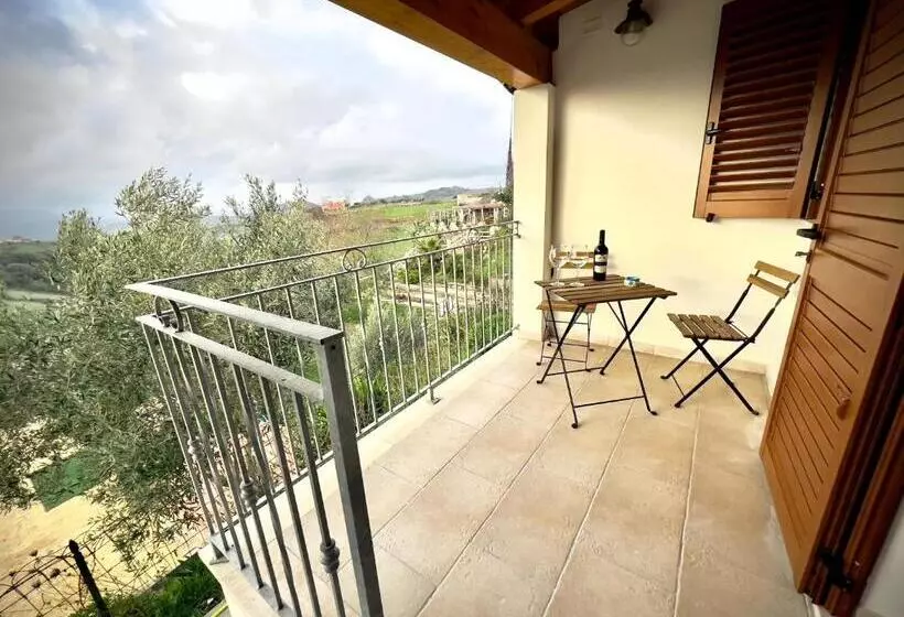 ペンション Domus La Roccia