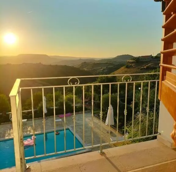 ペンション Domus La Roccia