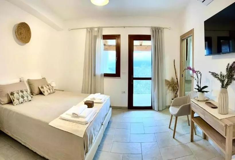 ペンション Domus La Roccia