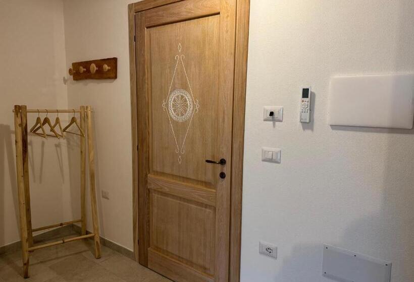 بنسيون Domus La Roccia