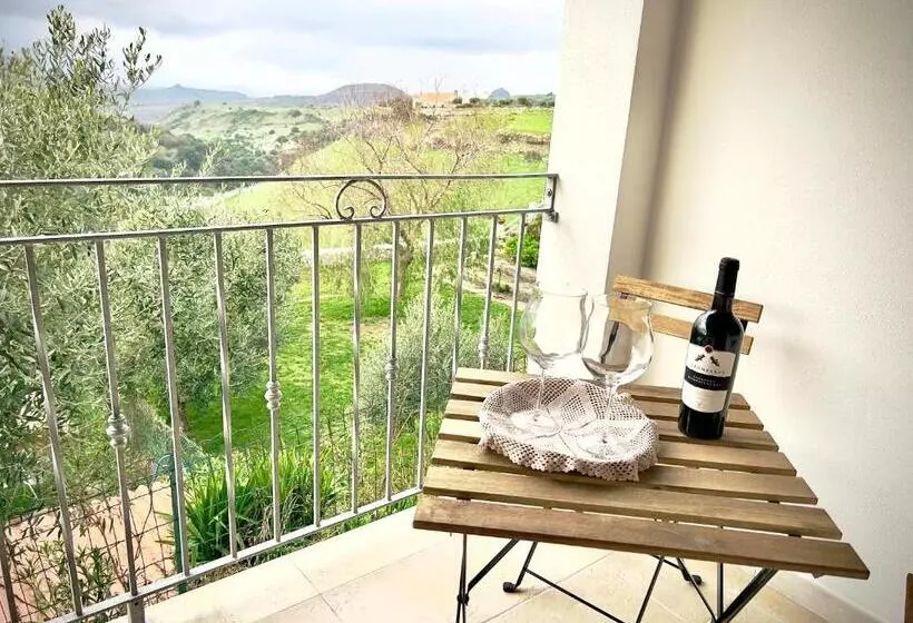 ペンション Domus La Roccia