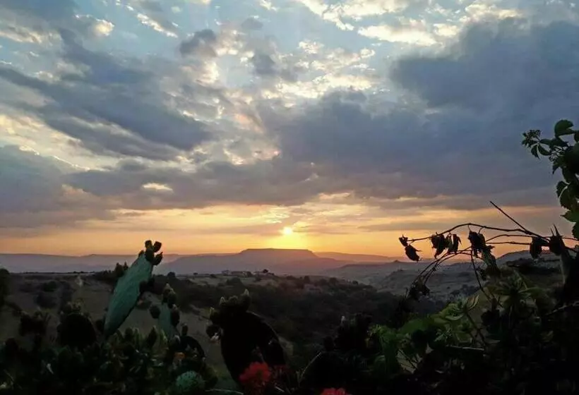 ペンション Domus La Roccia