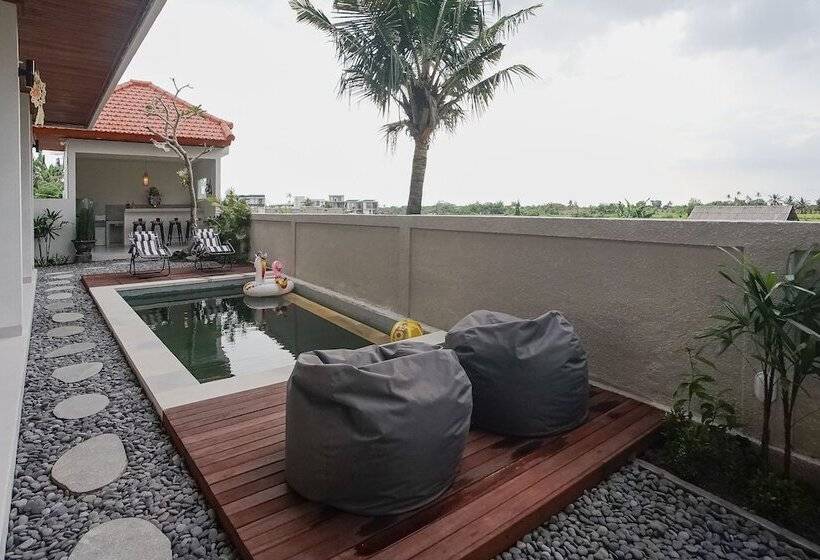 ペンション Kerti Suite