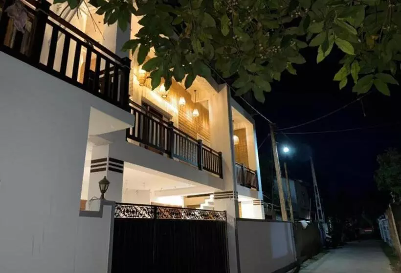 Majatalo Room In Villa   Surf 247 Weligama   Deluxe Double Room With Side Sea View