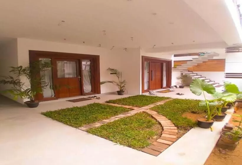 Majatalo Room In Villa   Surf 247 Weligama   Deluxe Double Room With Side Sea View