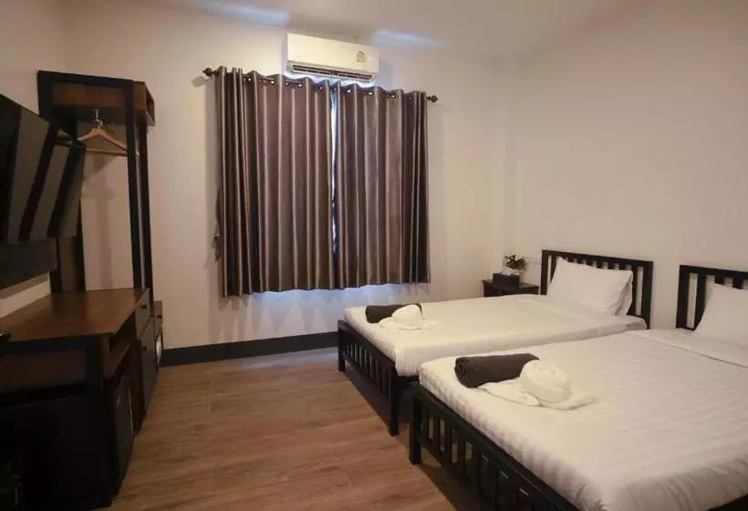 Sea Beach Hostel & Club Aonang Beachfront