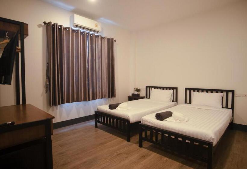 Sea Beach Hostel & Club Aonang Beachfront