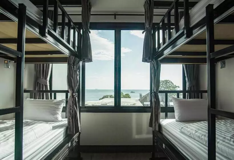 Sea Beach Hostel & Club Aonang Beachfront