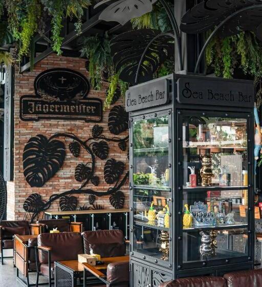 Sea Beach Hostel & Club Aonang Beachfront