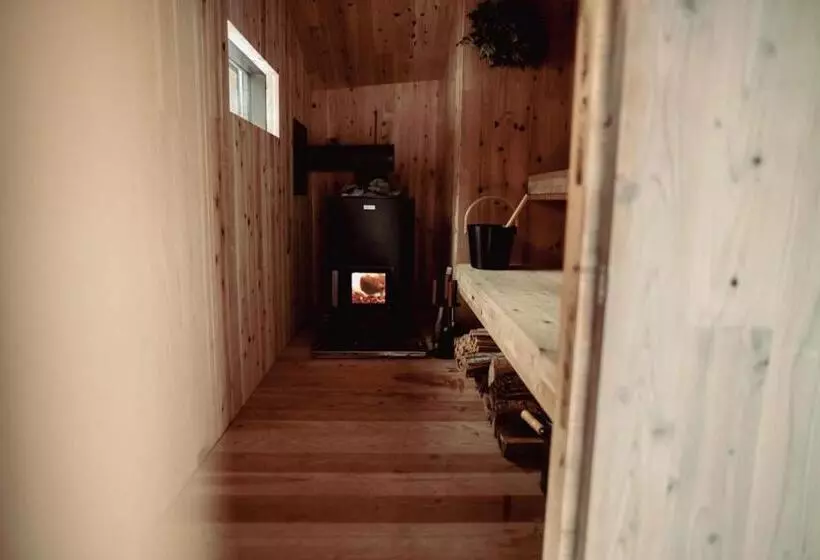 Hotelli Earthboat Village Kurohime