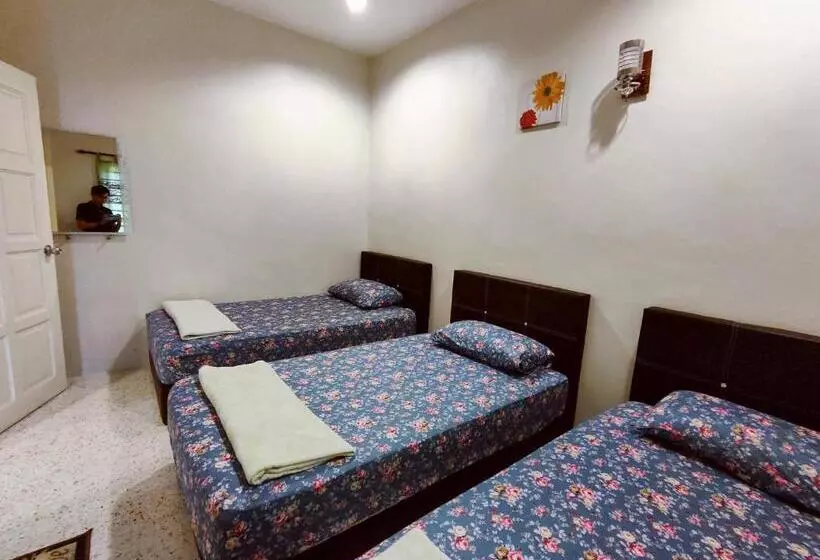 ユースホステル Trex_batu Pahat Homestay