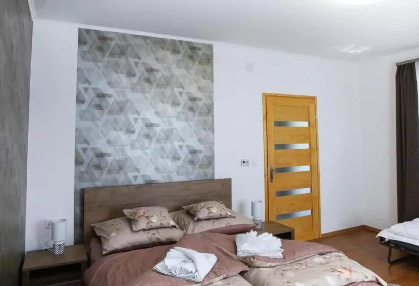 Aamiaismajoitus (B&B) Cigándi Családi Panzió