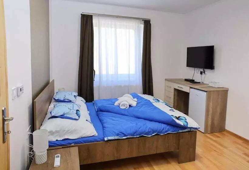 Aamiaismajoitus (B&B) Cigándi Családi Panzió