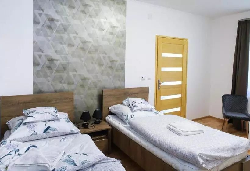 Aamiaismajoitus (B&B) Cigándi Családi Panzió