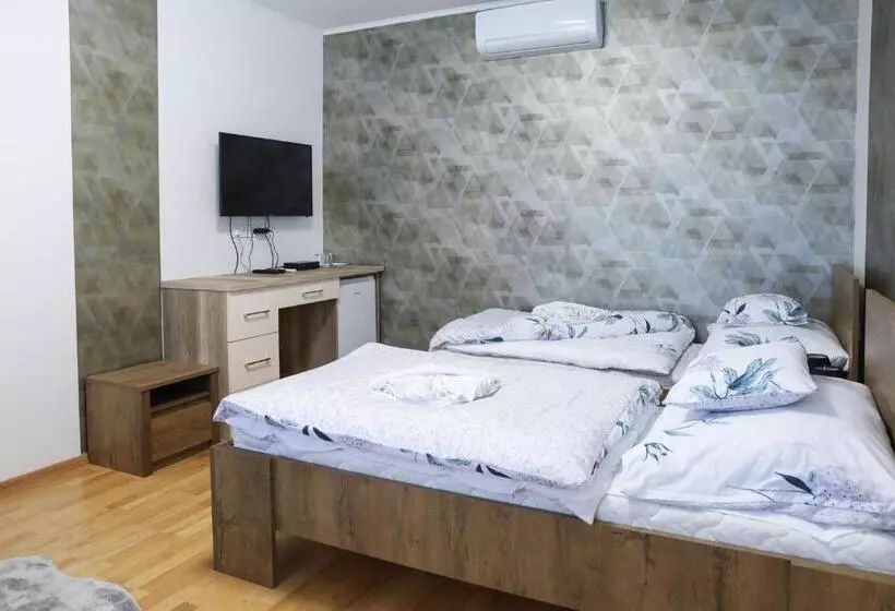 Aamiaismajoitus (B&B) Cigándi Családi Panzió