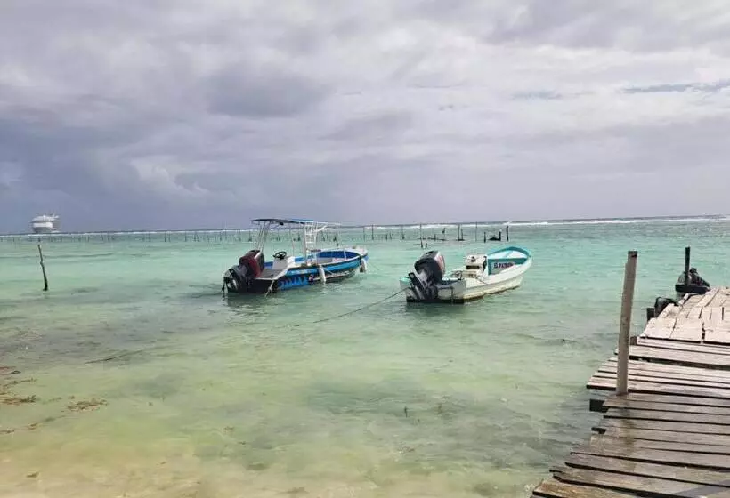 ホテル Hidden Jems Mahahual Hostel