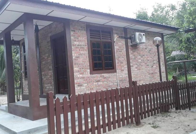 Hotel D Impiana Riverview Chalet # Lenggong