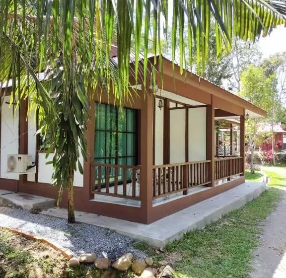 ホテル D Impiana Riverview Chalet # Lenggong