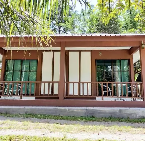 ホテル D Impiana Riverview Chalet # Lenggong