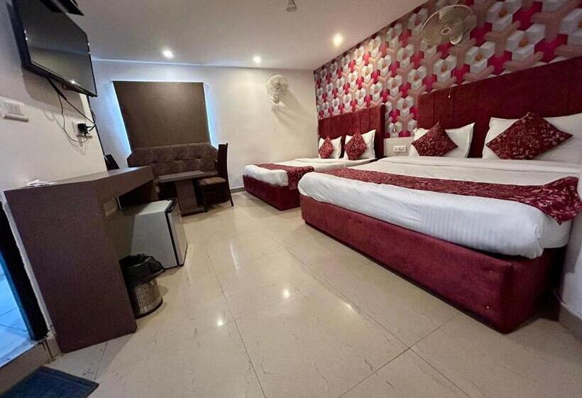 Hotel Kelvish Free Airport Pickup