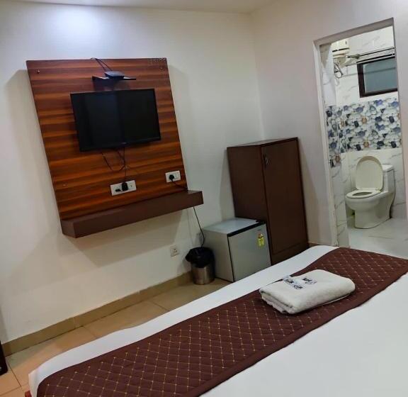 Hotel Kelvish Free Airport Pickup