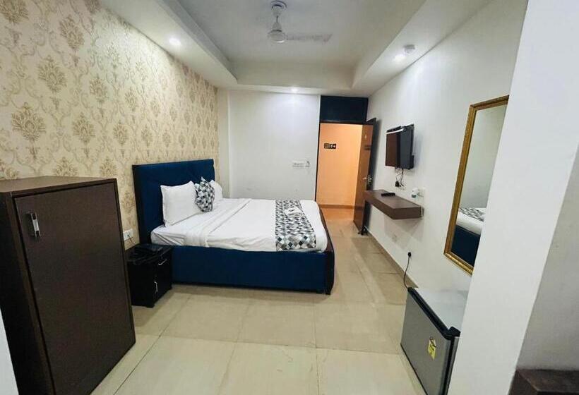 Hotel Kelvish Free Airport Pickup