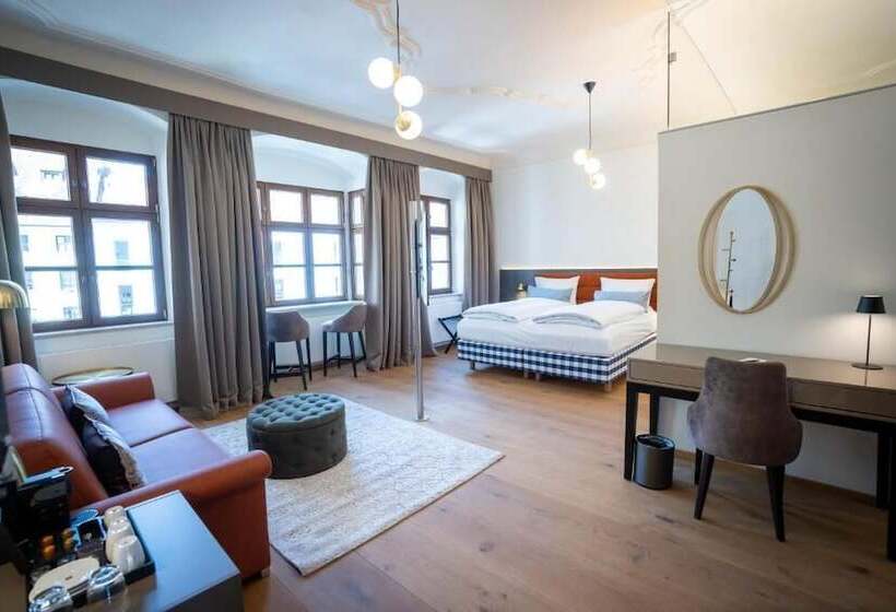 Hotel Maxim Suites By Elias Holl