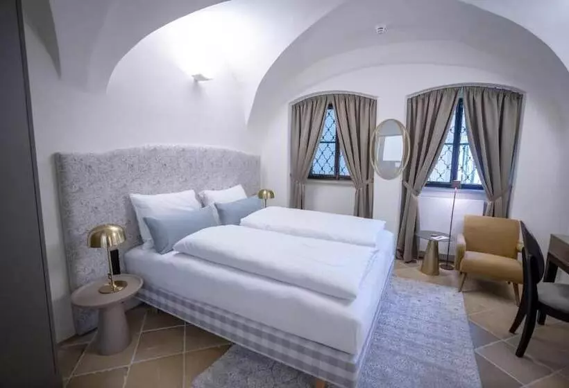 Hotelli Maxim Suites By Elias Holl