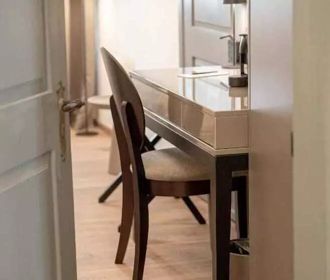 Hotelli Maxim Suites By Elias Holl