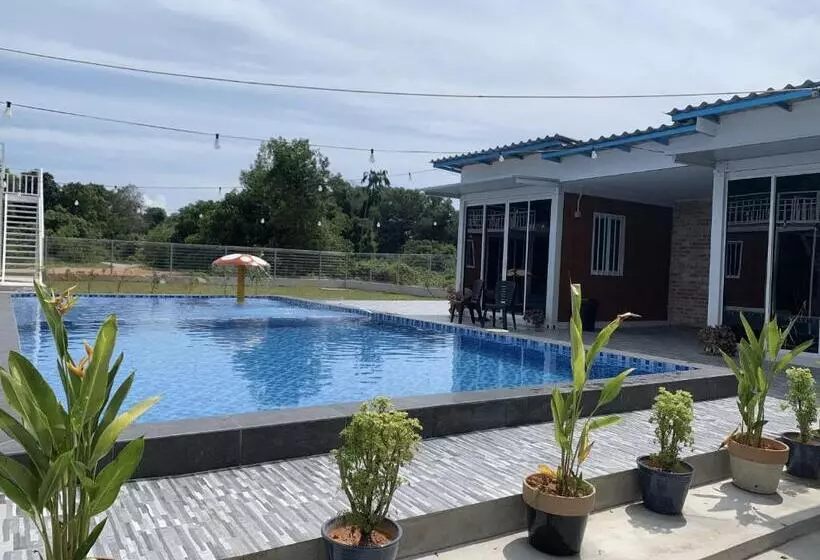 Hotelli Meraga Cinta Kijal