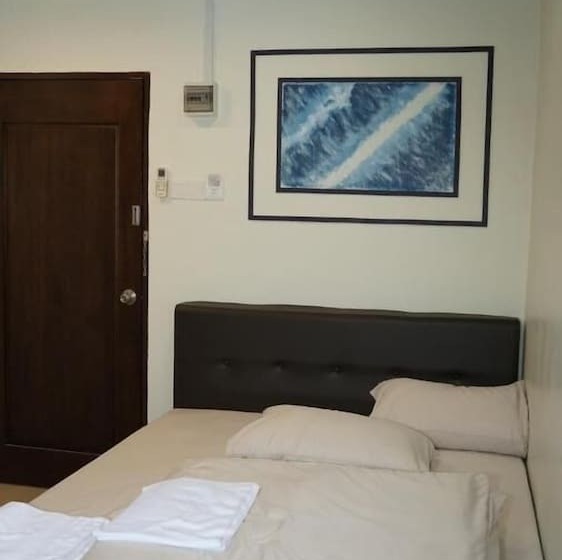 Hotel Pine Lodge By Evr Previously Yss Indrawasih