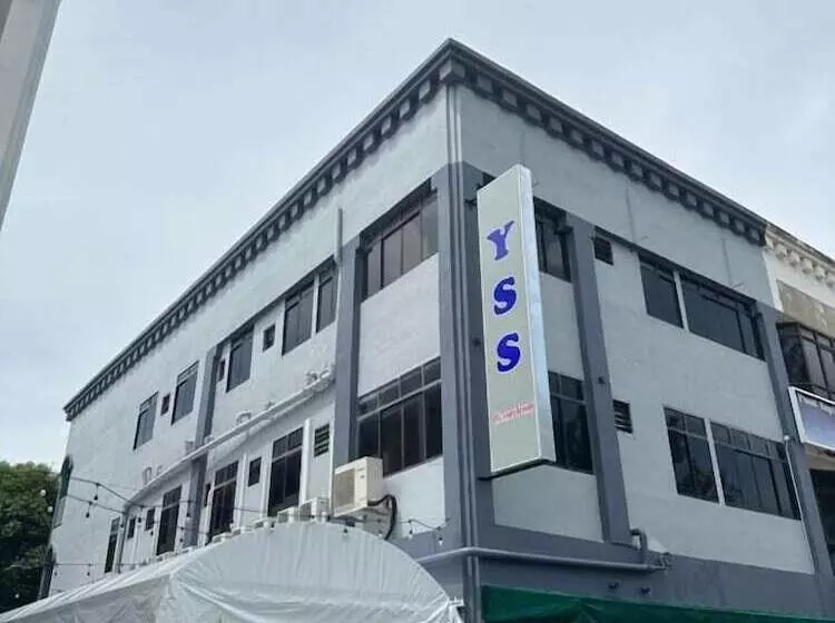 Hotelli Pine Lodge By Evr Previously Yss Indrawasih