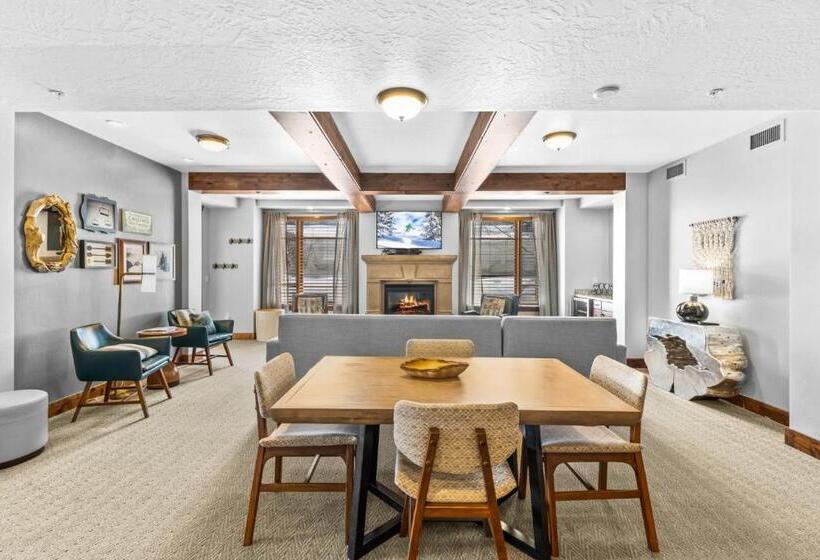 Ski In & Out At Canyons, Pet Friendly, Cozy Fireplace, Sleeps 10