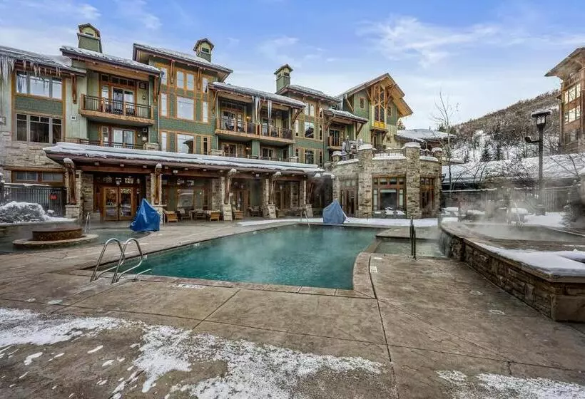 Ski In & Out At Canyons, Pet Friendly, Cozy Fireplace, Sleeps 10