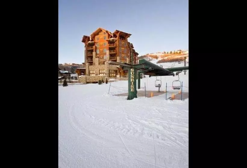 Ski In & Out At Canyons, Pet Friendly, Cozy Fireplace, Sleeps 10