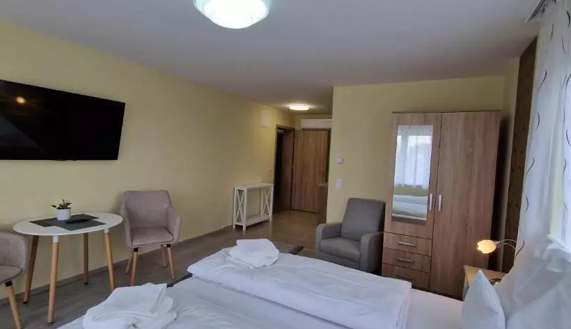پانسیون Anton Apartmanház